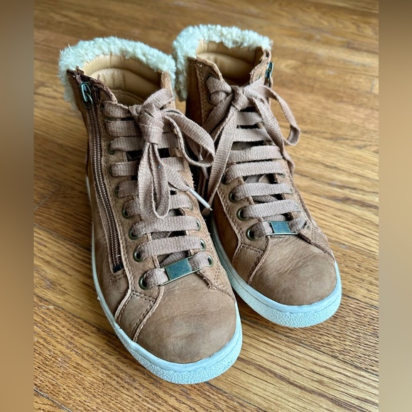 UGG High-Top Sneaker - Women’s 6.5 (US) - Picture 4 of 12